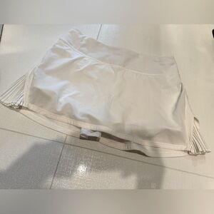 Lululemon tennis skirt; white; women’s size 6